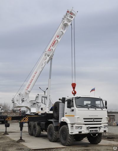 Автокран Челябинец КС-55733-33 шасси Камаз 63501 (8х8) 32т.,33 м Серия Плюс