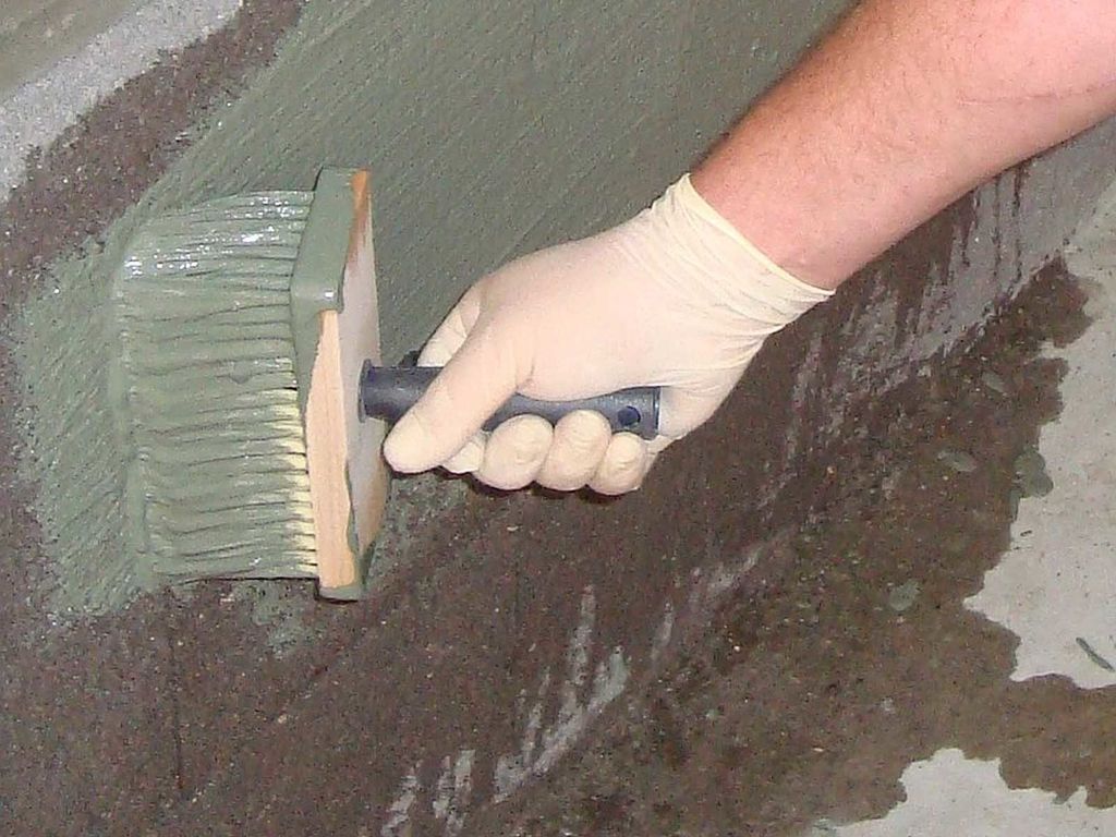 Какую гидроизоляцию можно наносить на мокрую поверхность?