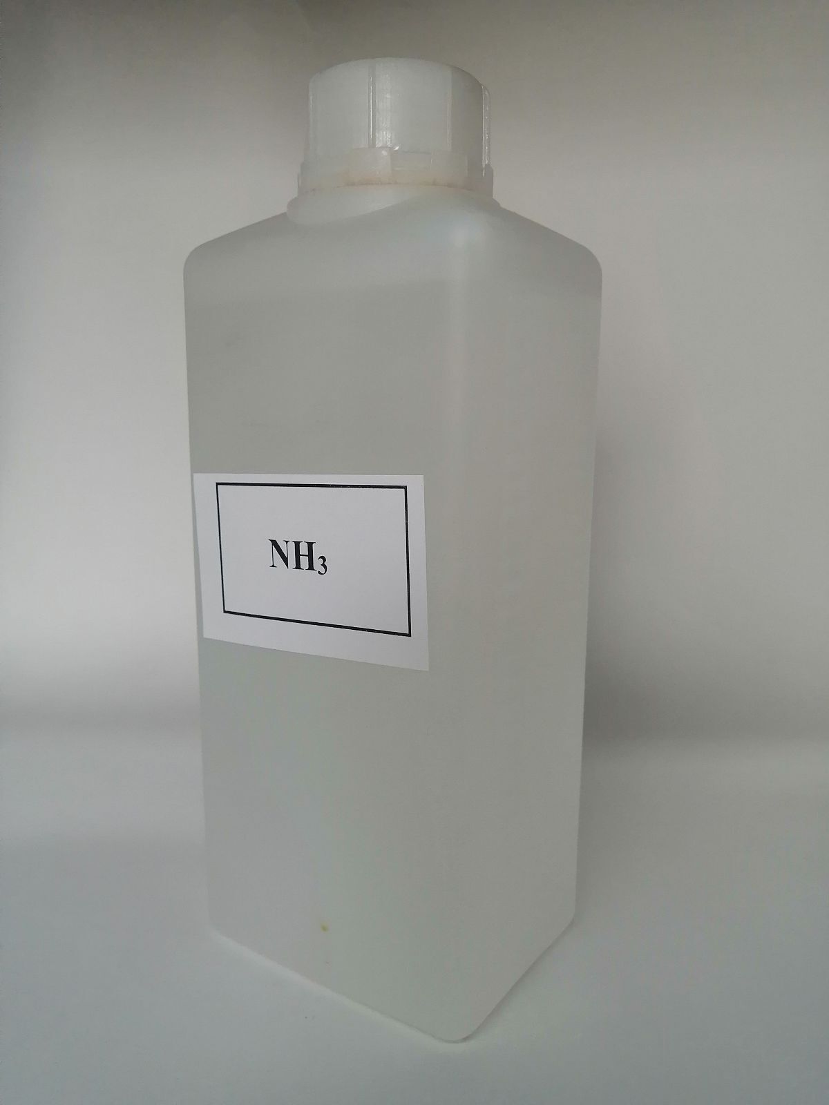 Аммиак водный (нашатырный спирт) осч 23-5, 0.9 кг пластик