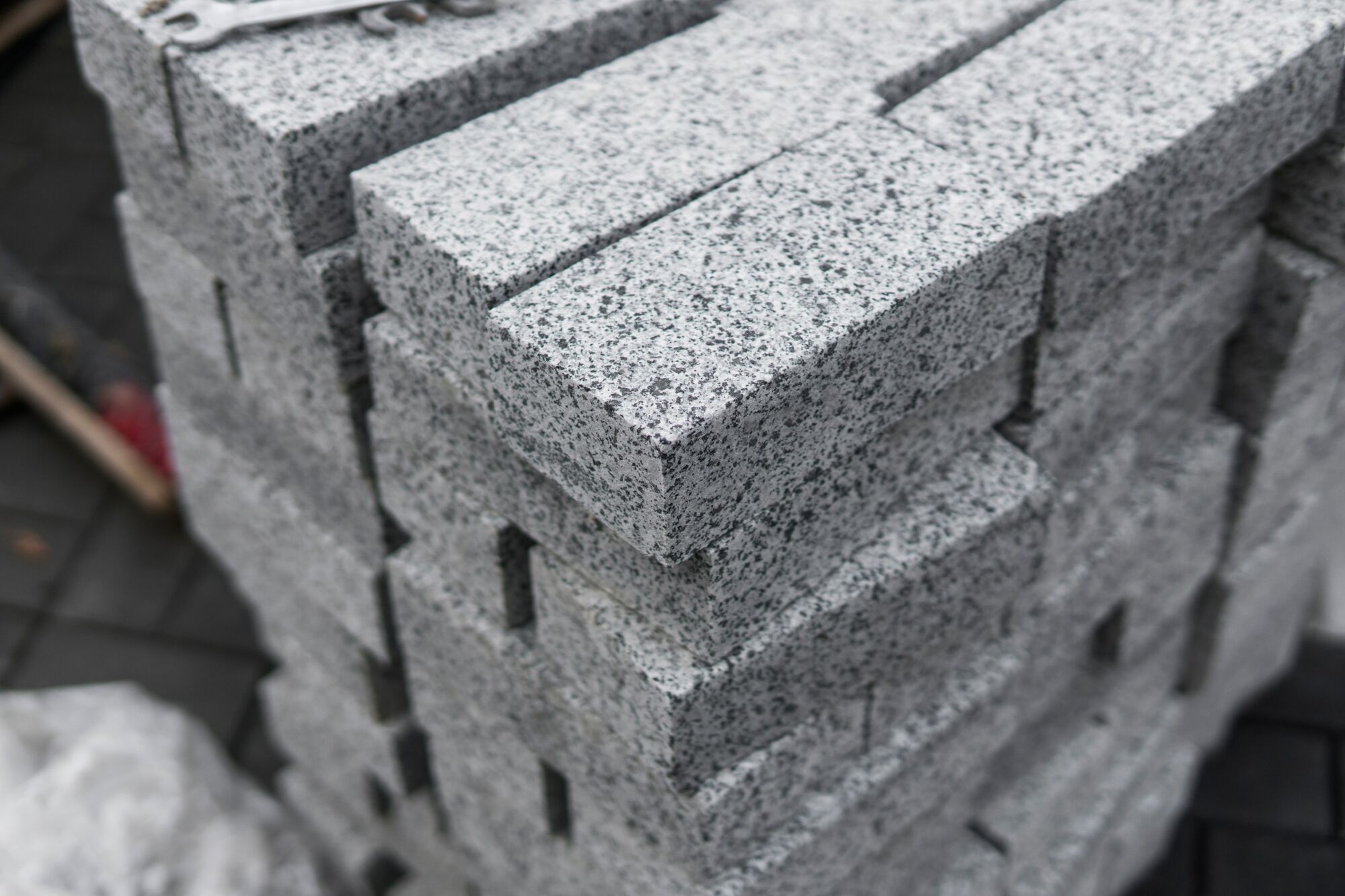 Кирпич бетонный "Рваный камень" КСЛ-25-8,8-4 250х120х44 мм М200 Серый