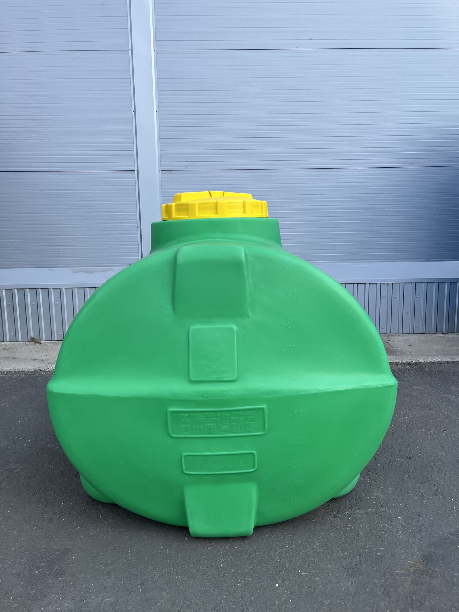Бочка пластиковая 1000 литров горизонтальной установки для хранения и транспортировки для воды, топлива, удобрений 5