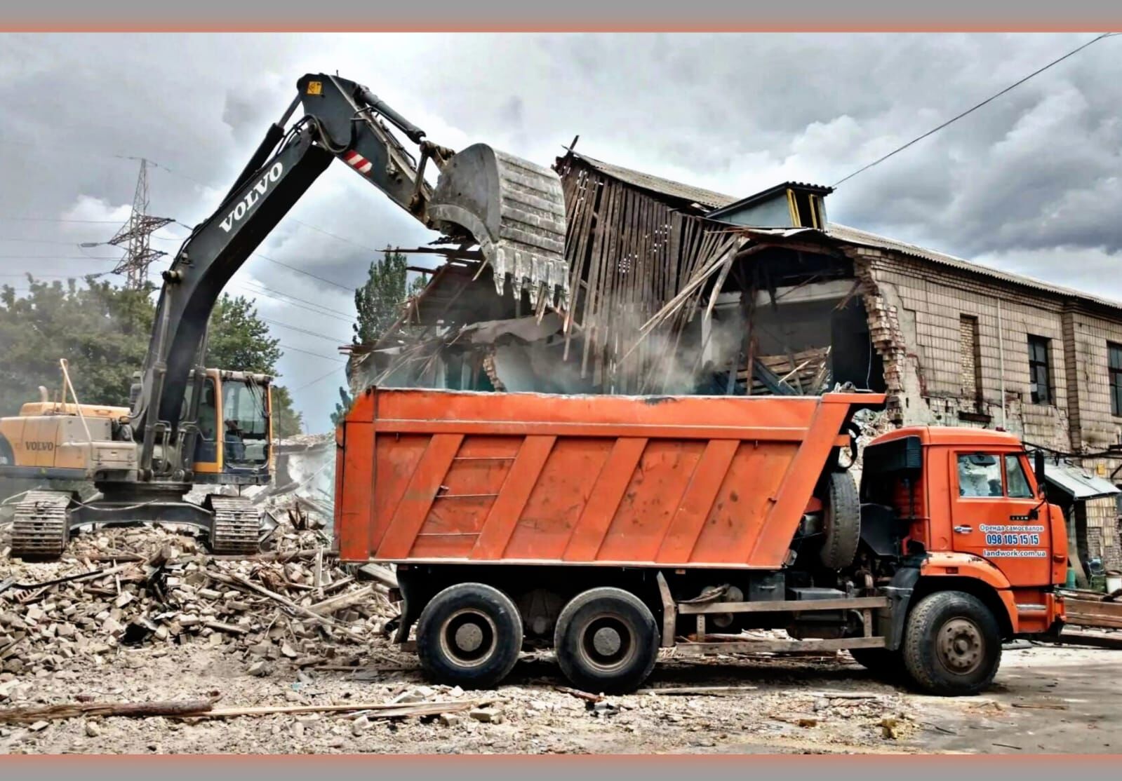 Вывоз строительного мусора с объектов Самосвалов 15тн