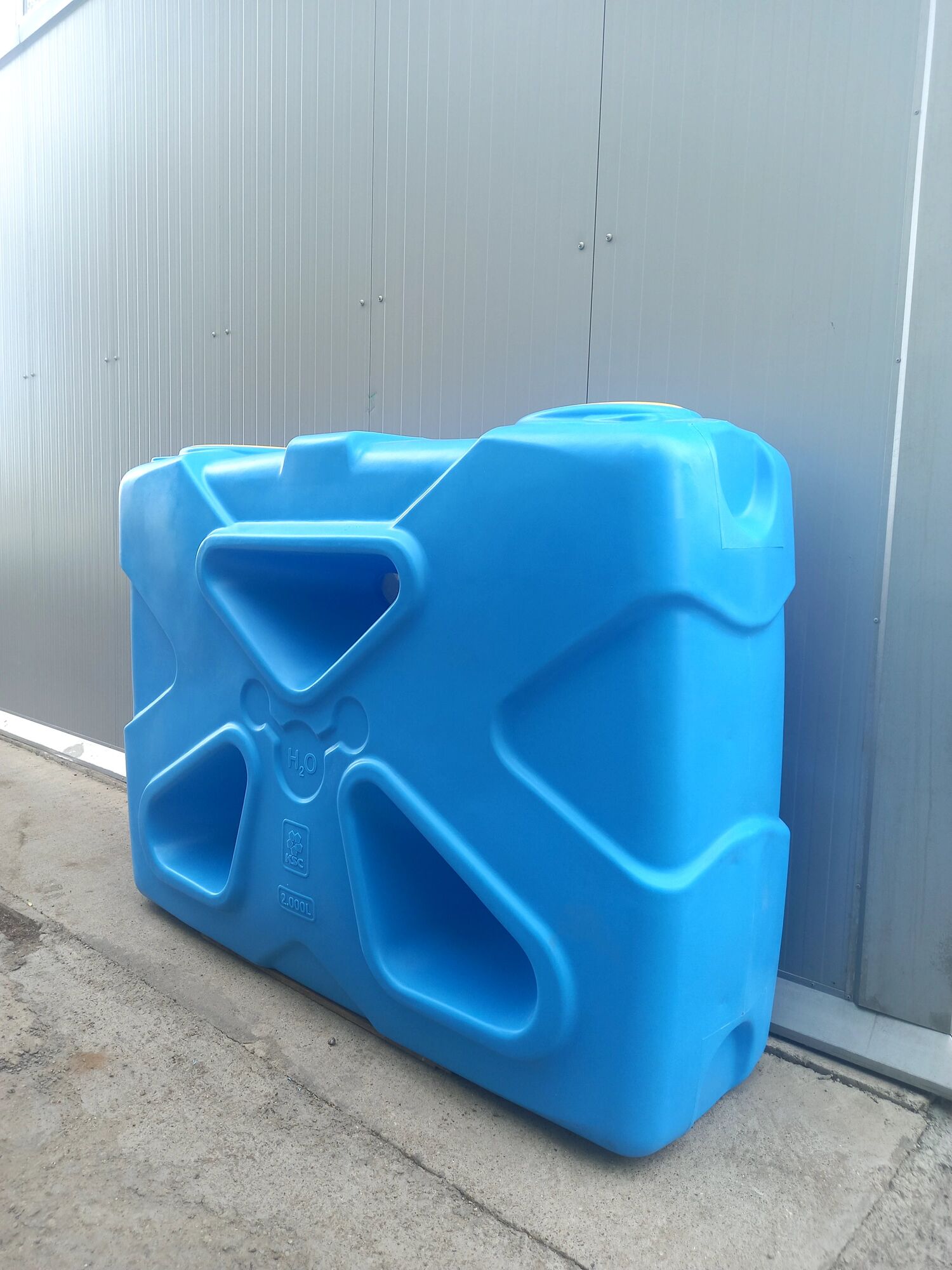 Накопительная емкость прямоугольная 2 куб.м (2000 литров) для воды, автомойки, систем водоснабжения 7
