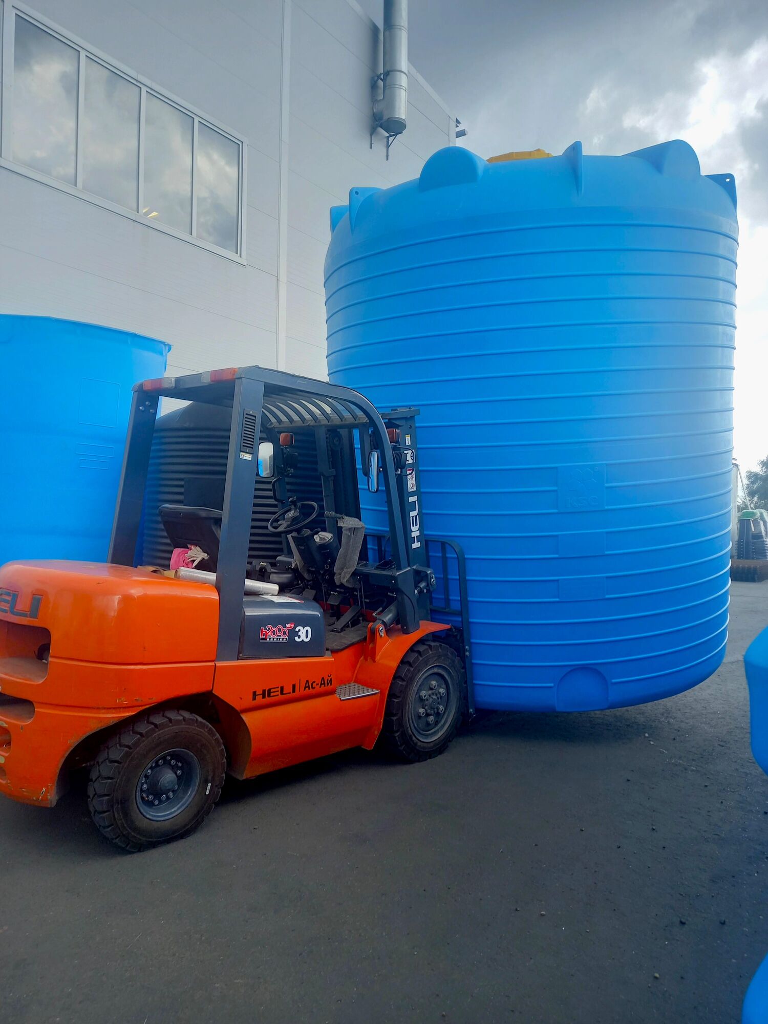 Бочка для полива пластиковая 25000 литров (25 куб.м), капельного автополива, водоснабжения в СНТ, дачных товариществах