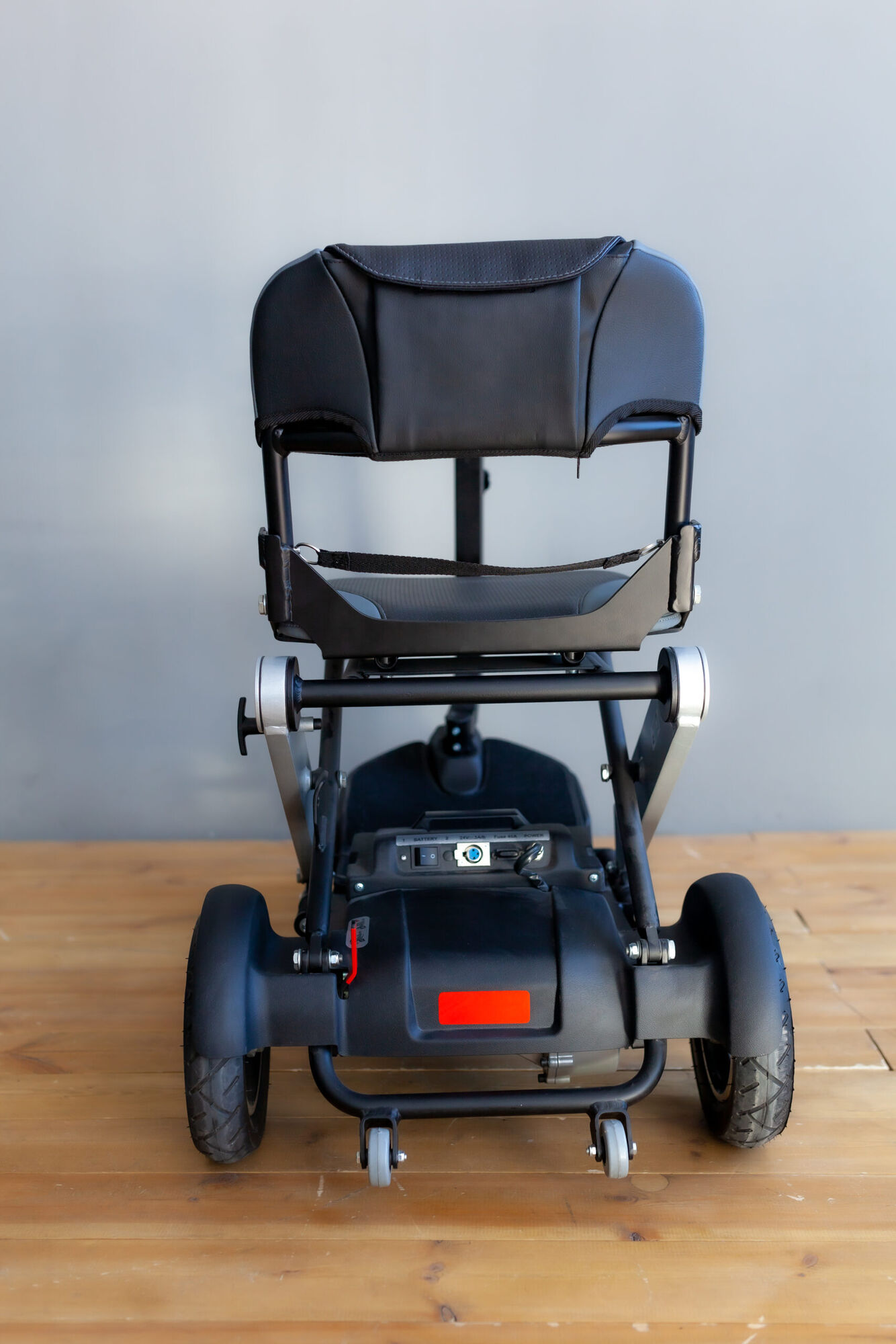 Инвалидная коляска электроскутер модель «РУСАК» 250 Вт максимальная нагрузка 100кг